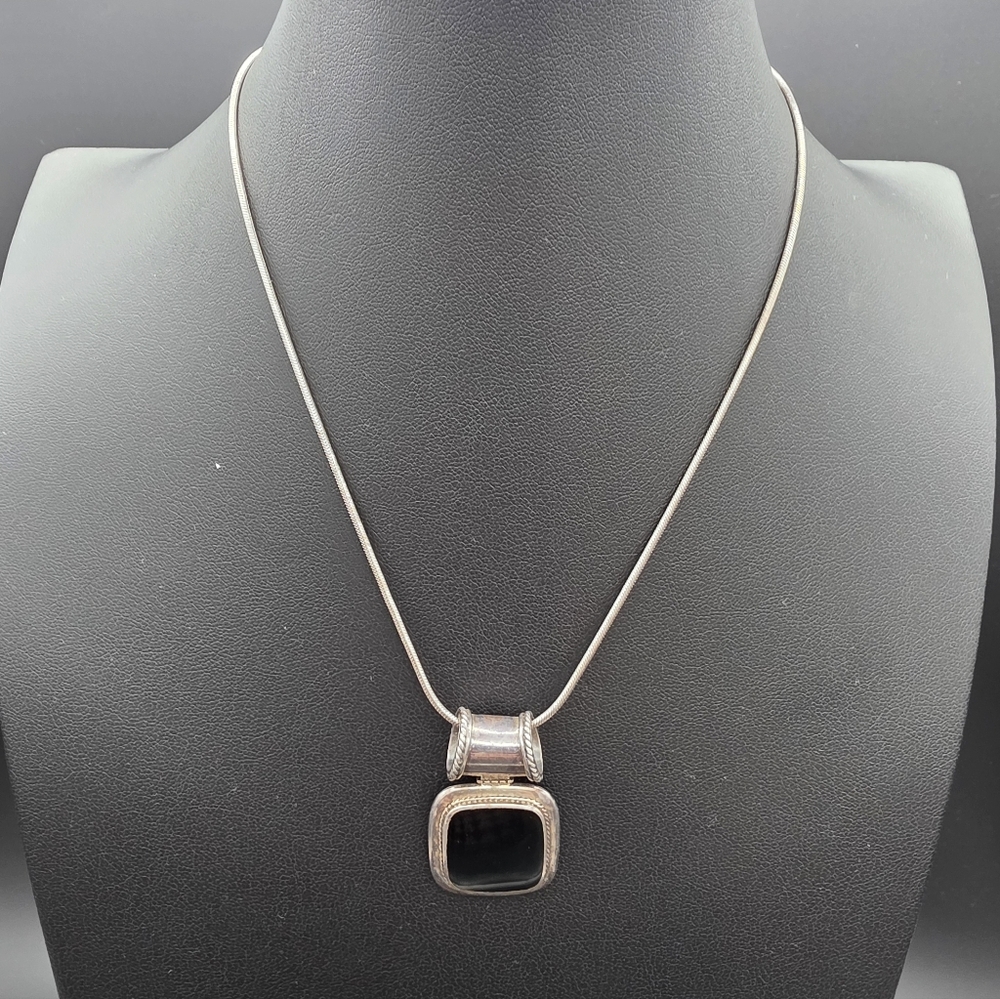 Sterling Silver Black Onyx Pendant Necklace - Unbranded 16" chain